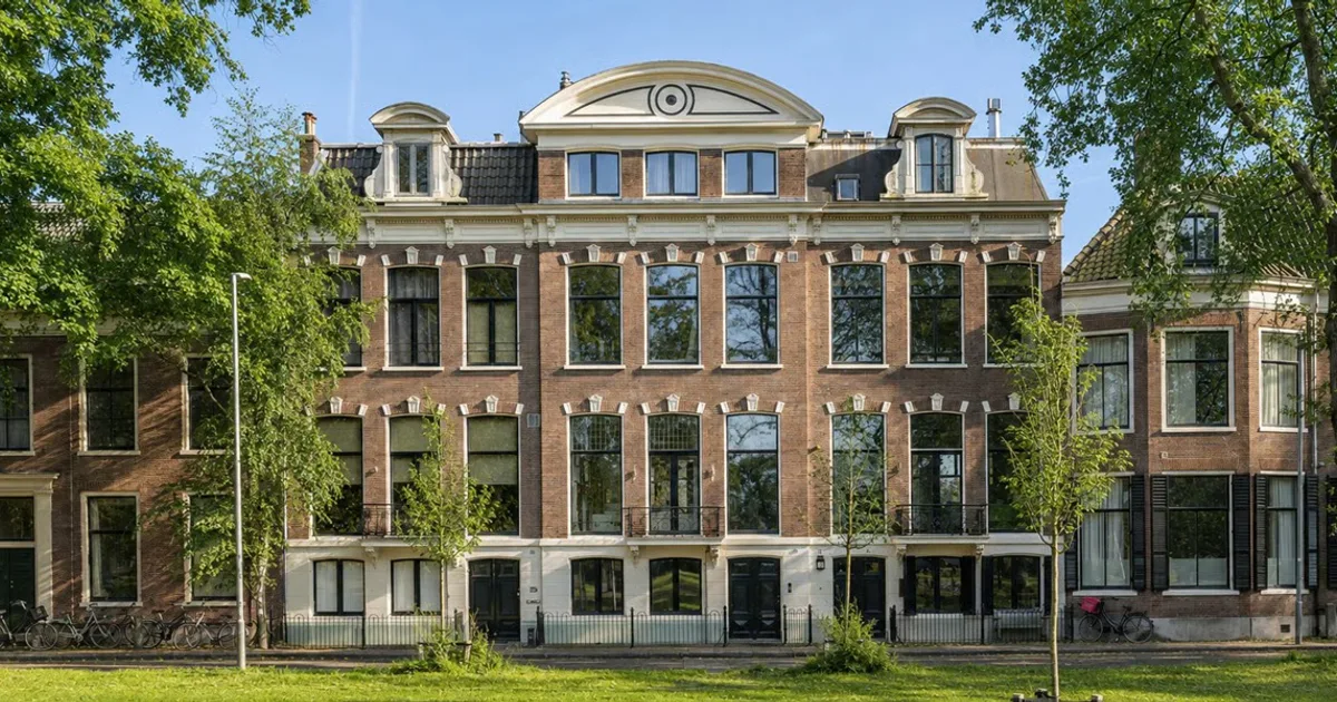Waanzinnige villa in het centrum van Haarlem met een thuisbioscoop staat nu op Funda (€ 3.850.000)